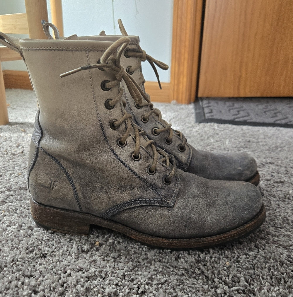 Frye Ombre Veronica Combat Boots size 8